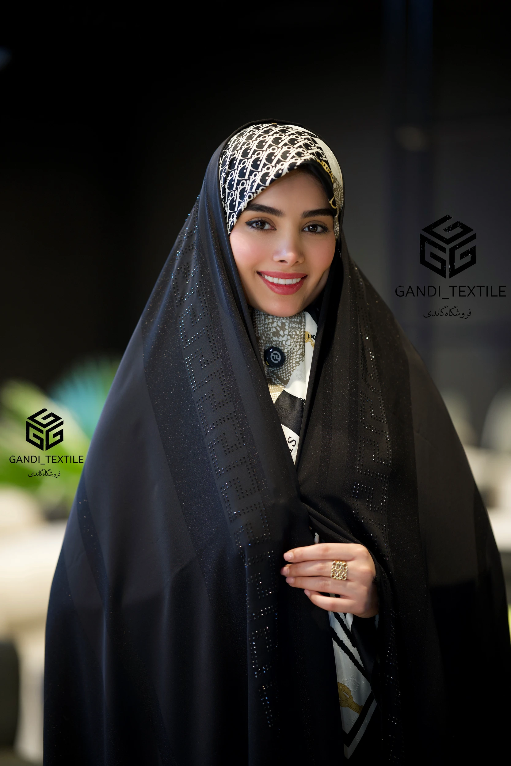 IMG_9614 - 1. Gandi H2500 چادر مشکی بارکد طرح ورساچ - تصویر 1